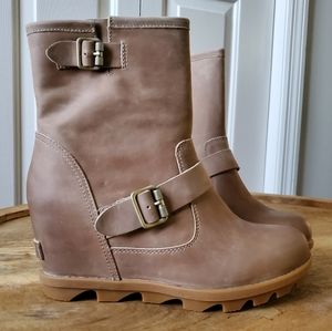 Sorel Joan of Arctic Wedge II Buckle Boot / Bootie NWT 8.5